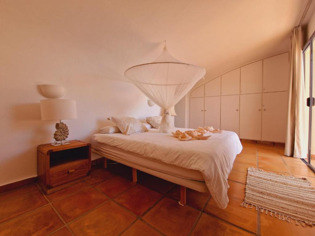Villa Flora, mit eigenem Pool und Meerblick 8