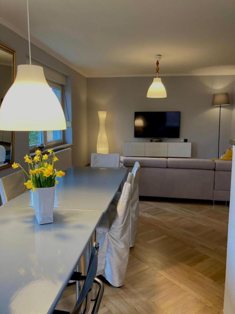 The Lovely Garden House - 4 Bedroom - Free Parking 7