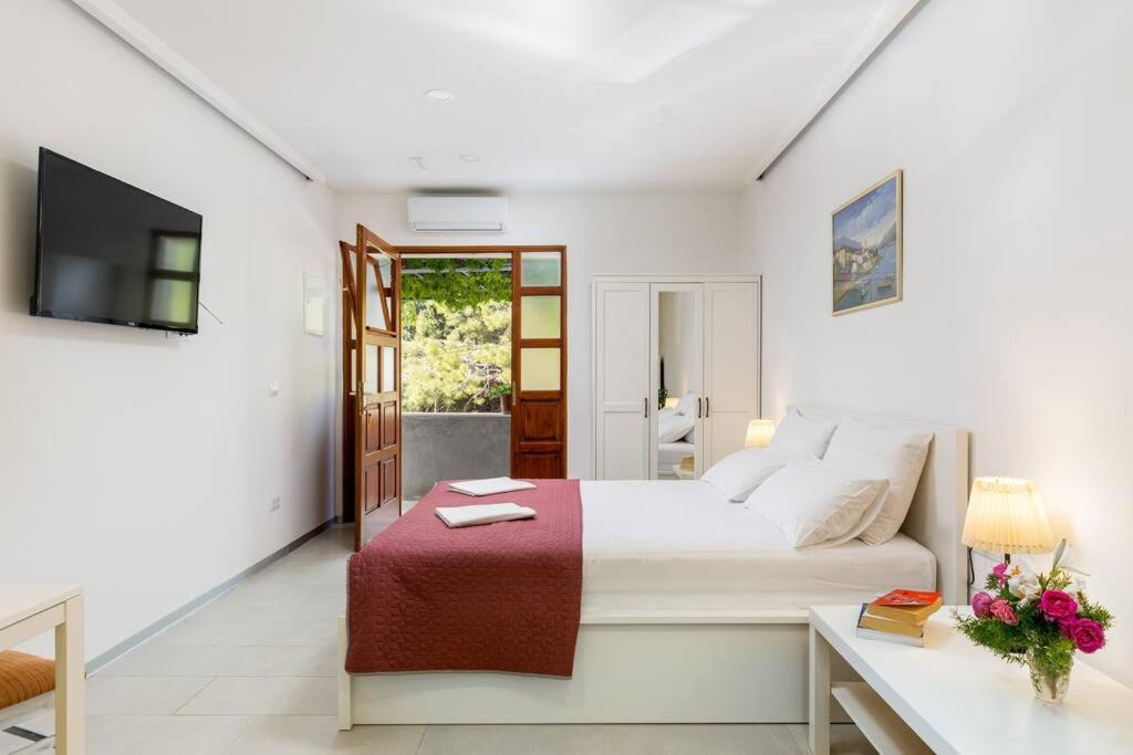 Bright And Light Apartments 2