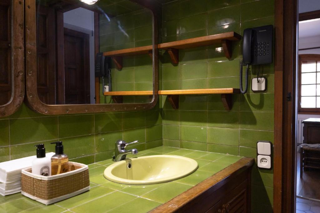 Villa Alella, 5 bedrooms & pool 3