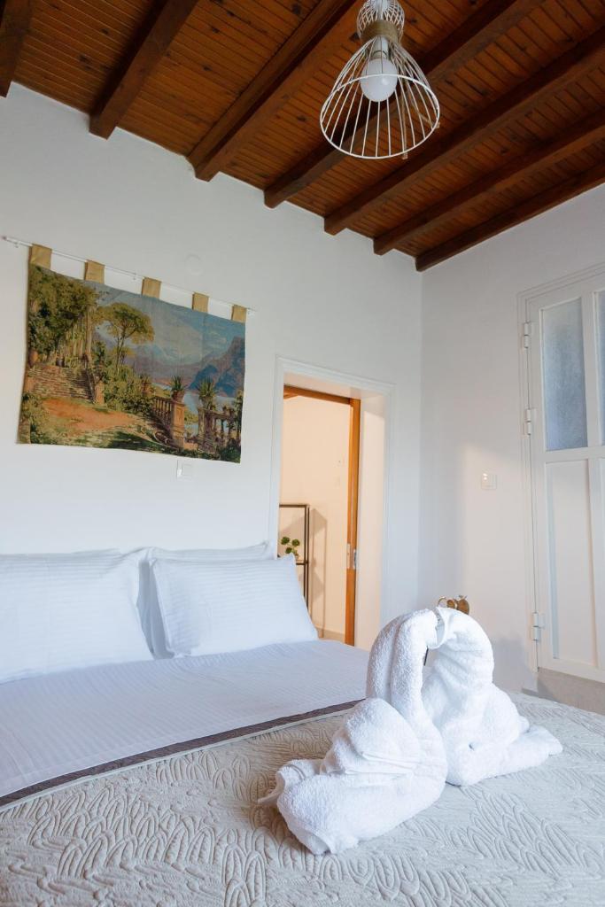 Leonardo's Home Cycladic cottage 2