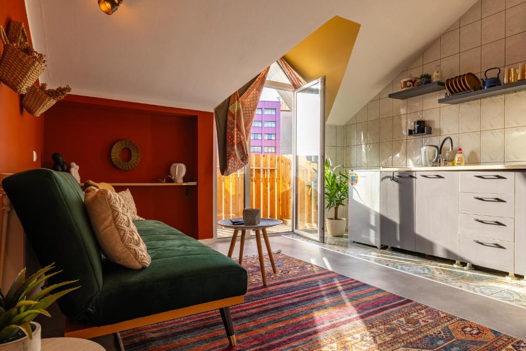 Cozy Main Square Apartment 5