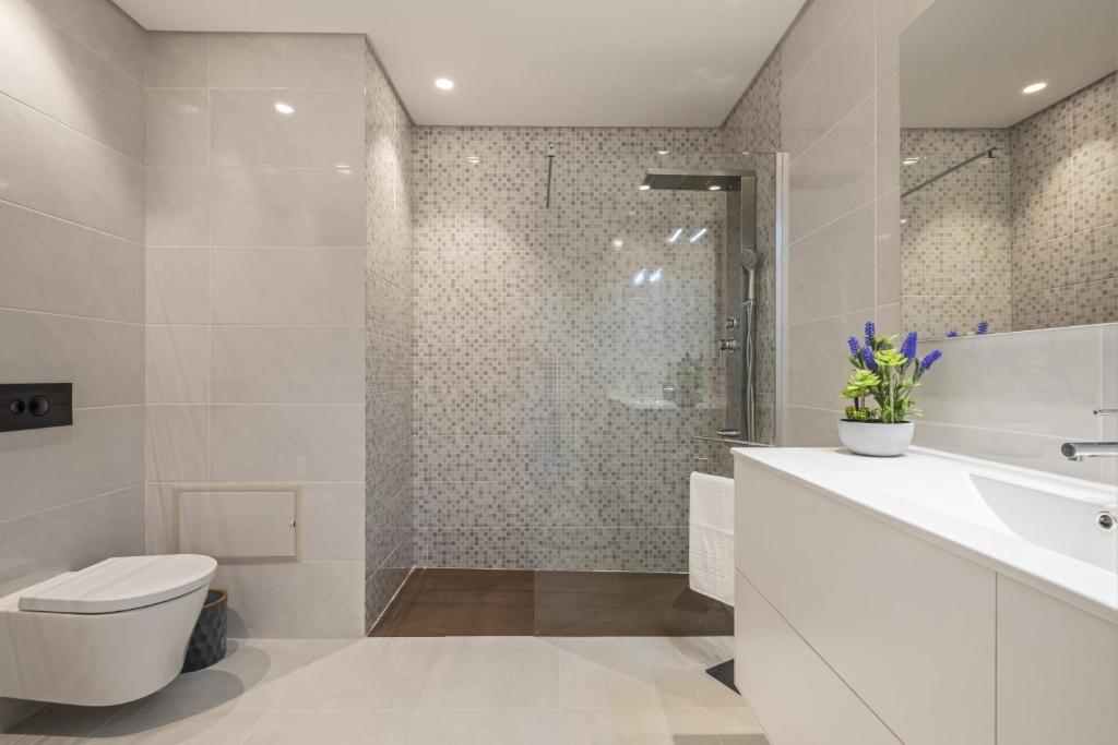 Contemporary Residence C by Homie 8