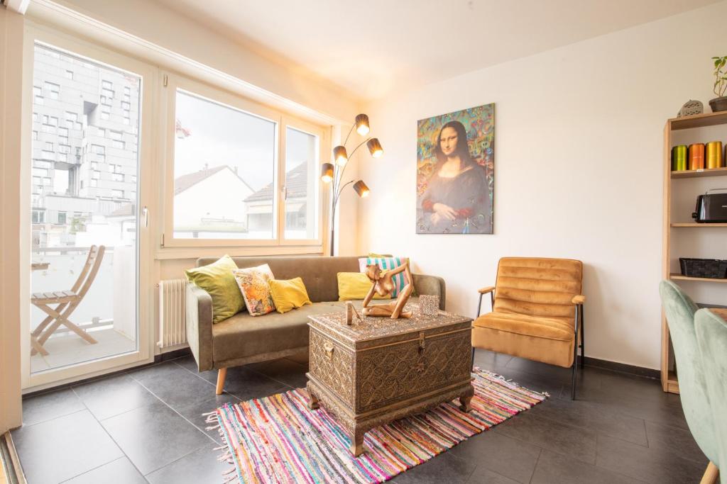 Bright Apartment with Balcony near SBB - Special MODERN LISA Apartment, Basel, up to 4 guests 4