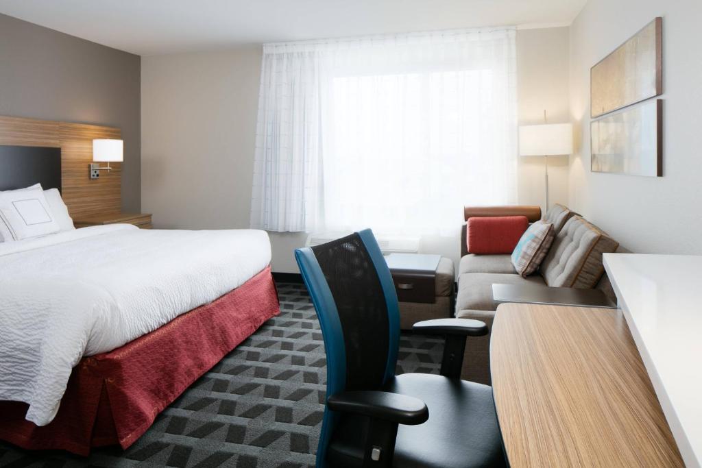 TownePlace Suites by Marriott Kansas City Airport Image
