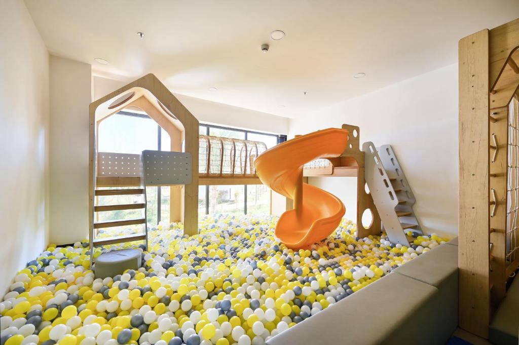 Emerald Ho Tram Resort