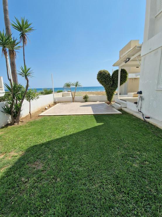 Sea Heart Villa Beachfront 5