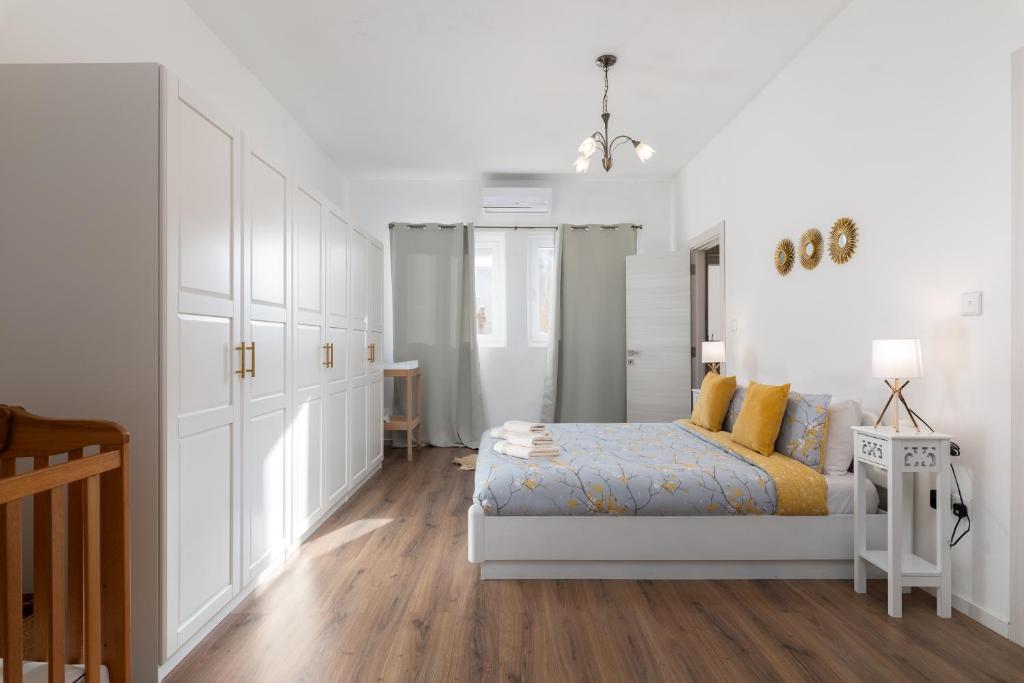 Family-Friendly Spacious Townhouse with Garden - Close to Airport 2