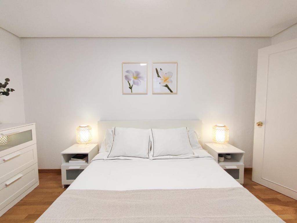 DFLAT Escultor Madrid Apartments 2