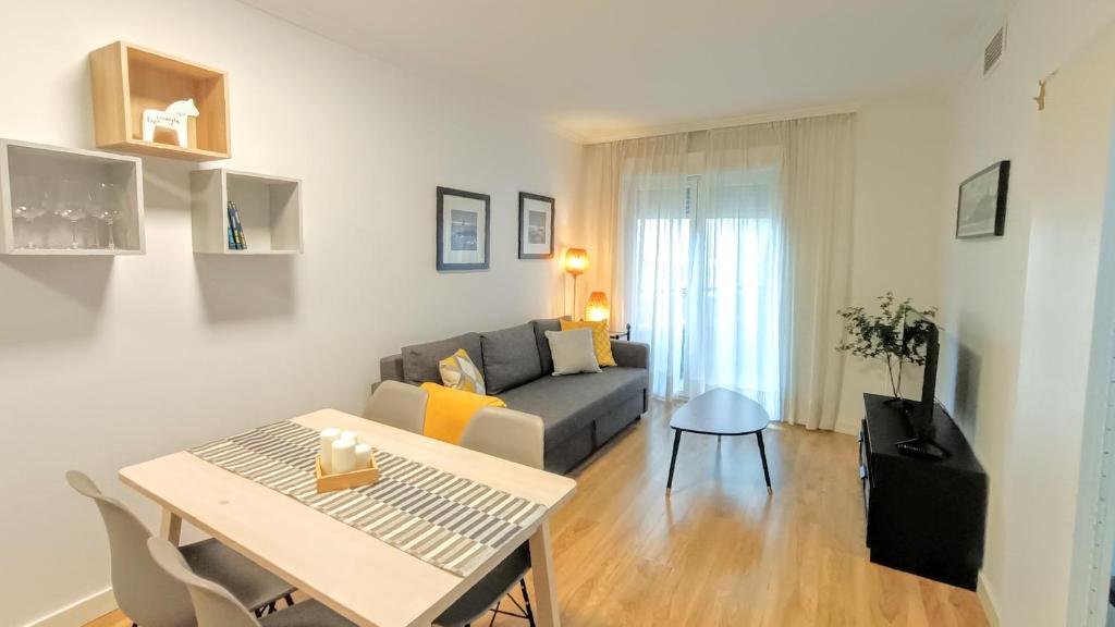 DFLAT Escultor Madrid Apartments 4