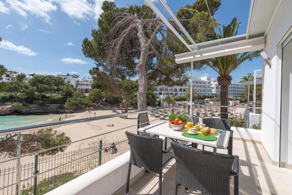 Apartamento en primera linea de la playa en Cala Dor 2