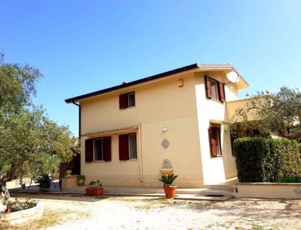 Photo de la galerie de l'établissement Villa Donna Franca con piscina privata, à Castellammare del Golfo 15 autres photos