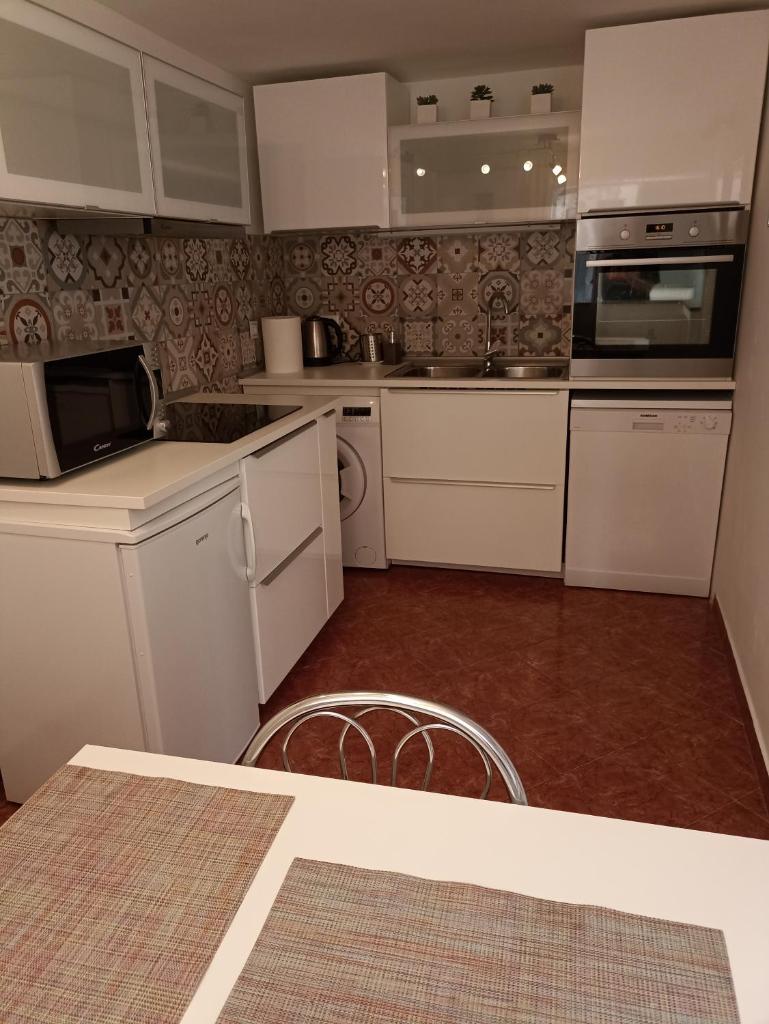Apartment with a garden view 4