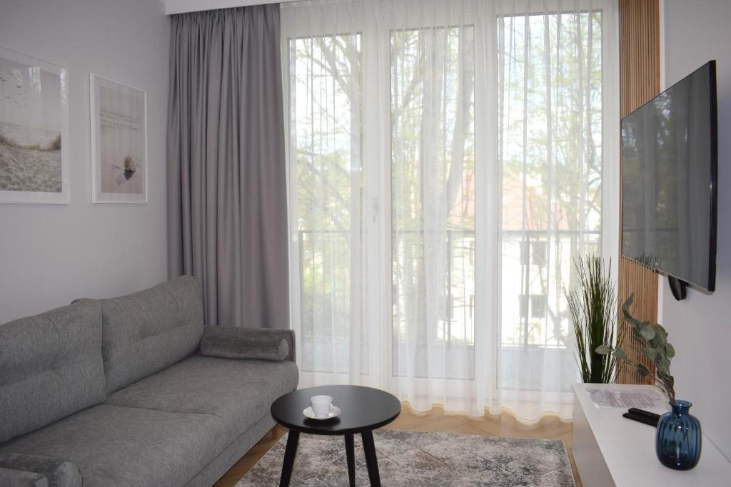 Apartos Seaside Apartments 5