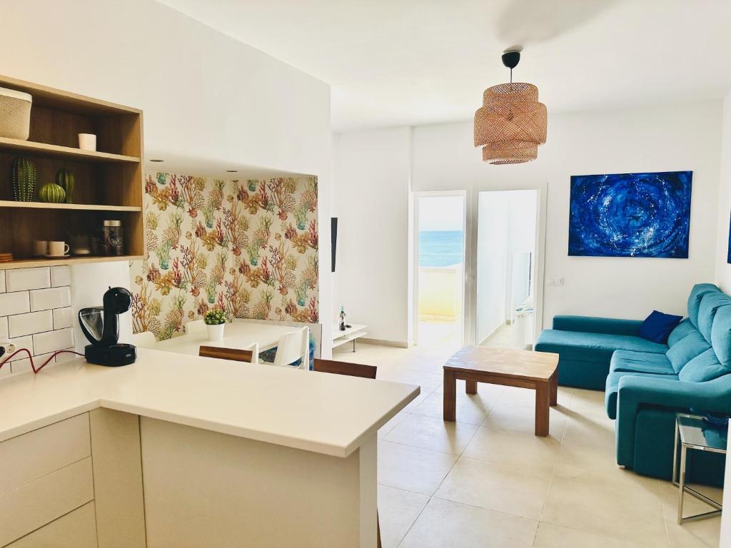 Pambnb - Modern Beachfront Apartment Hideaway 7
