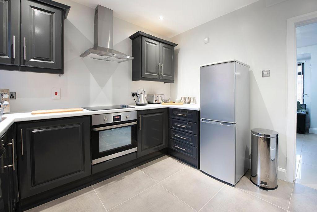 THE WEE BELFAST HOUSE 4