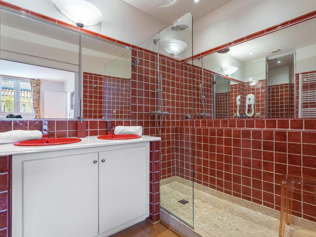 Apartment Boulevard Louis Blanc-2 by Interhome 4