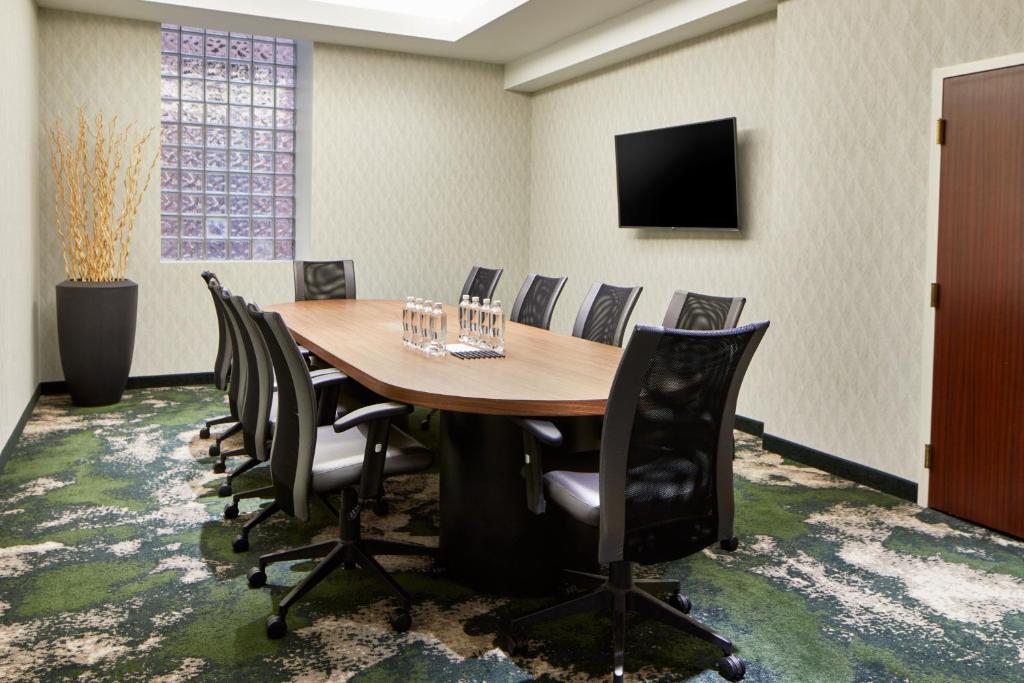 Courtyard by Marriott Nashville Downtown Image