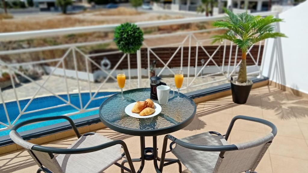 Kato Paphos Suites 4