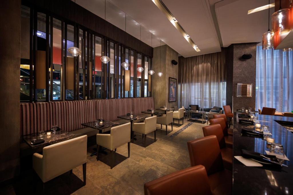 Pantages Hotel Toronto Centre Image