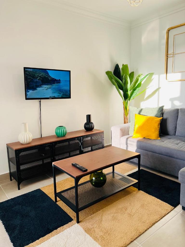 New Flat surround by beaches. 6