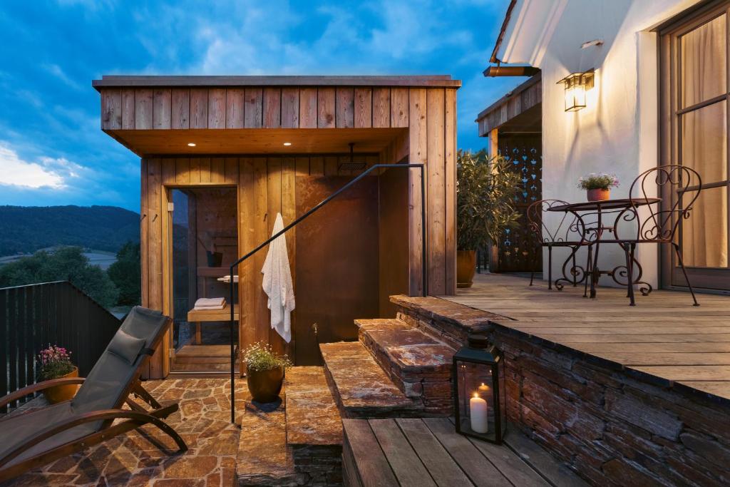 Am Wildbachberg - Luxus Ferienhäuser mit Infinitypool, Privatsauna und Weinkeller 3