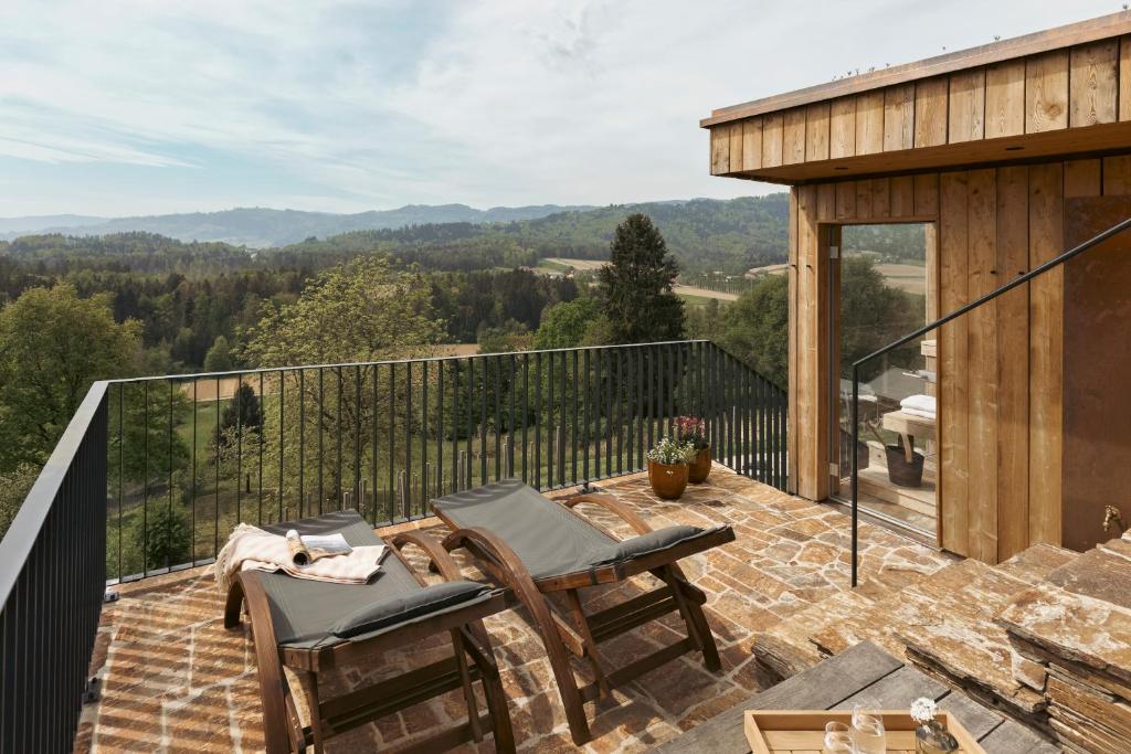 Am Wildbachberg - Luxus Ferienhäuser mit Infinitypool, Privatsauna und Weinkeller 2