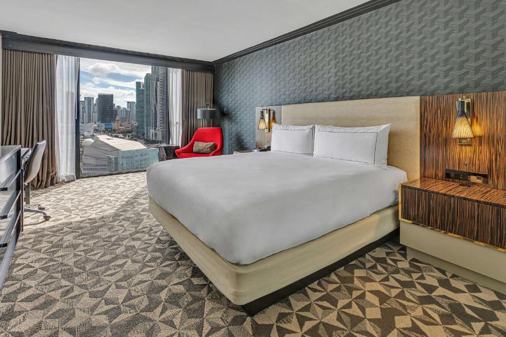 Hilton Miami Downtown Image