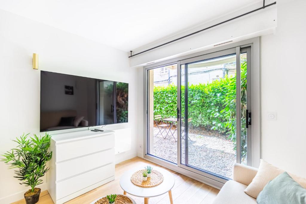 Lavie Maison Equipped Studio 5