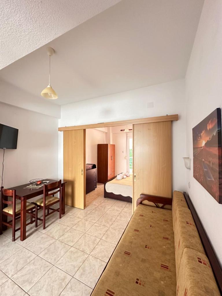 Dimos apartments 5