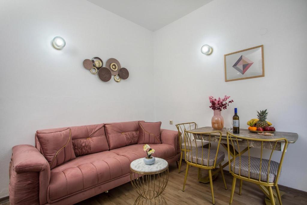 Bliss Luxury Suites 5
