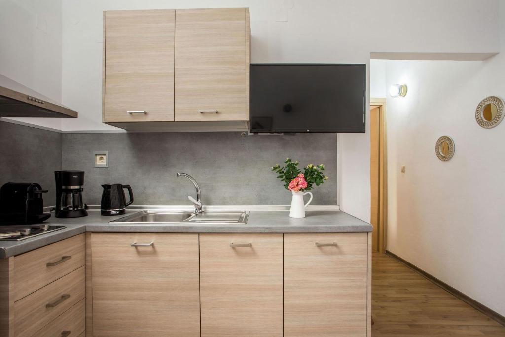 Bliss Luxury Suites 8