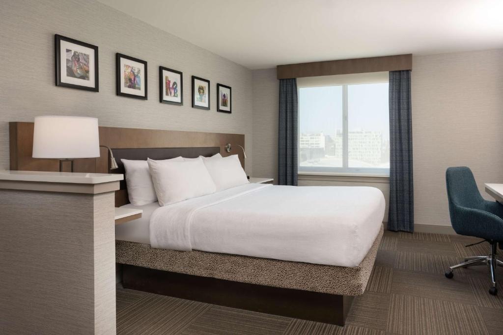 Hilton Garden Inn Philadelphia Center City Image