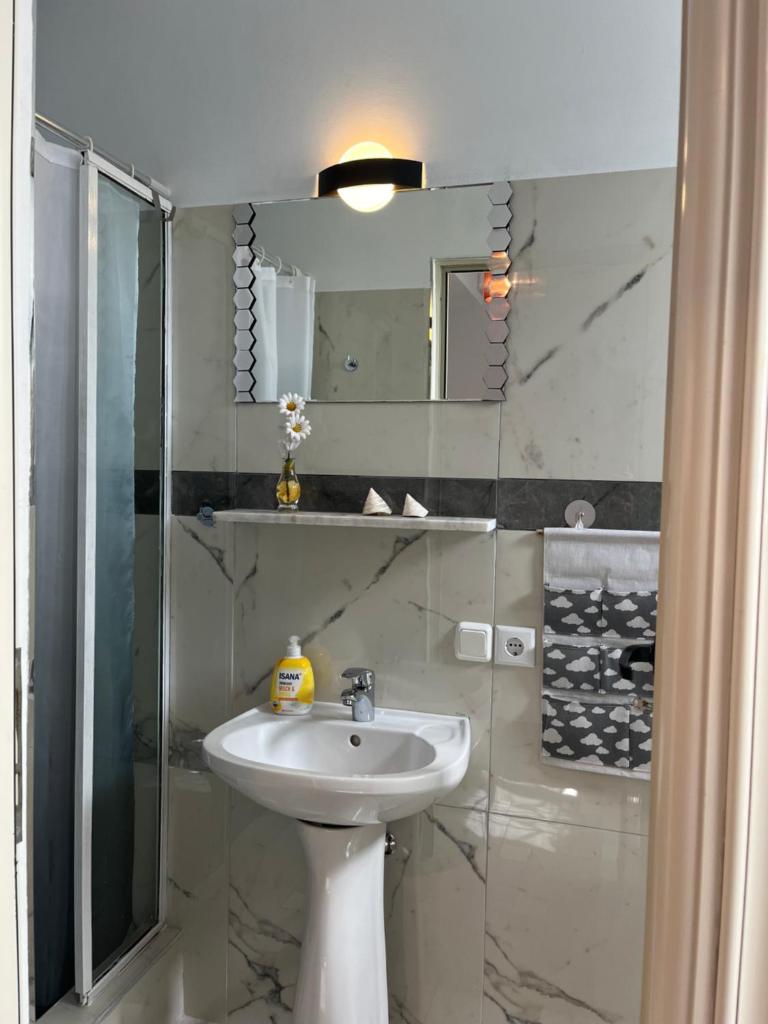 Vila Vlora M&N 1 8