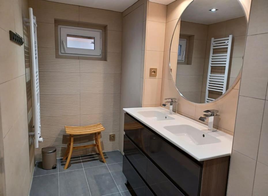 Plain-pied 80 m2 dans maison, parking privé gratuit, gare directe Paris 3