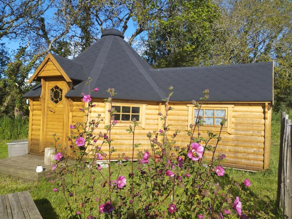 Photo de la galerie de l'établissement Cabane tout confort au calme, à Plouescat