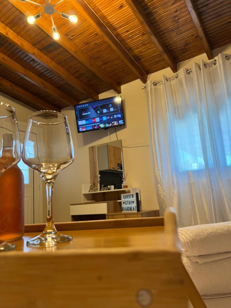 Garden Stay 5