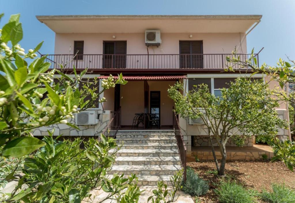 Apartmani Kalos 6