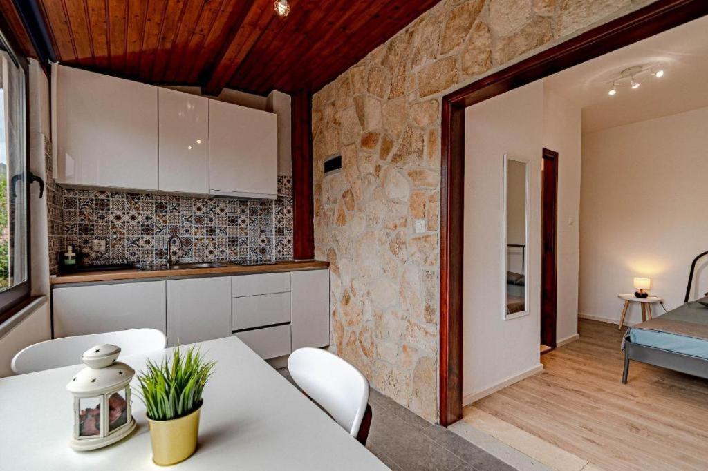 Apartmani Kalos 3