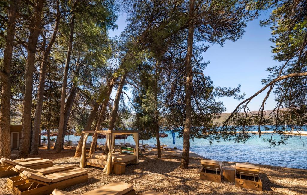 PLACES Hvar Villas by Valamar 7