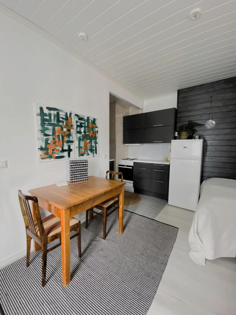 Unique wood house apartment, FREE PARKING 7