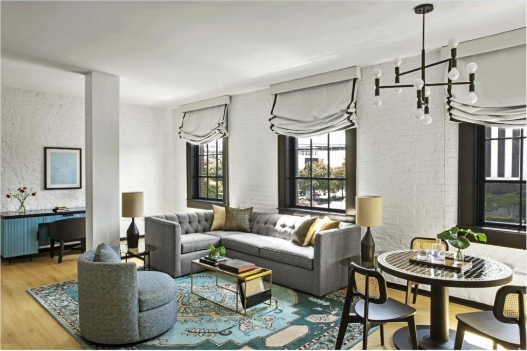 Kimpton Hotel Fontenot, an IHG Hotel Image