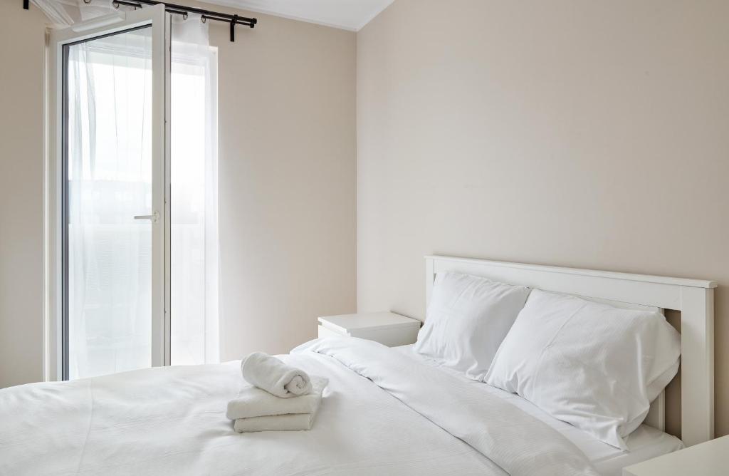 Poznań Airport Homely Apartment by BookingHost 7