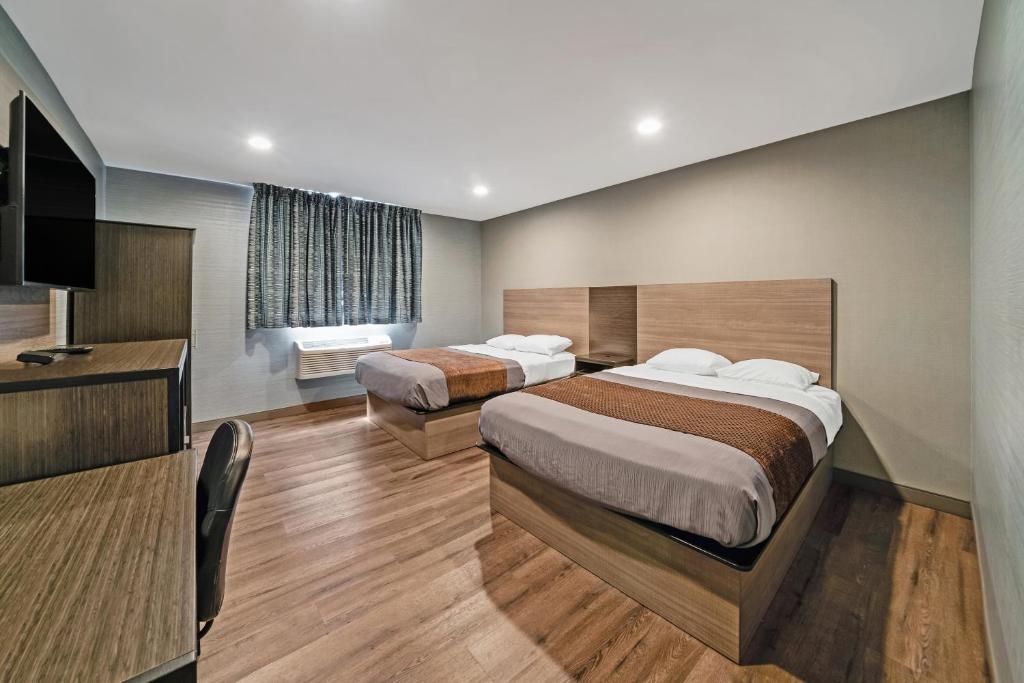 Americas Best Value Inn Foxboro Image
