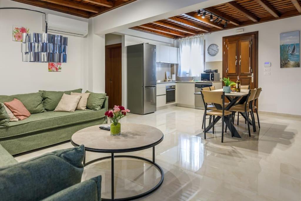 Lindian Villas 8