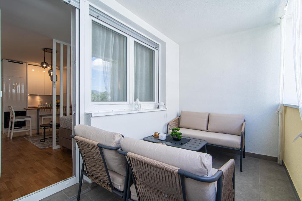 Flexible SelfCheckIns 77 - Zagreb - Garage - Loggia - New 4