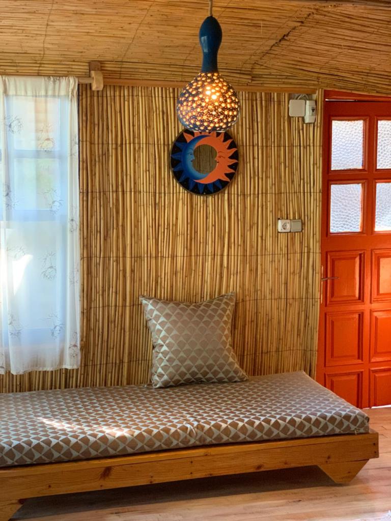 Turan Hill Lounge 8