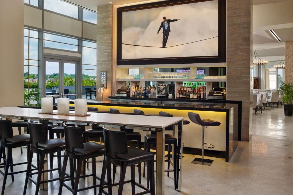 Le Meridien Arlington Image
