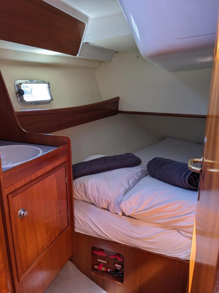 Photo de la galerie de l'établissement NUIT SUR UN BATEAU LA ROCHELLE, à La Rochelle 9 autres photos