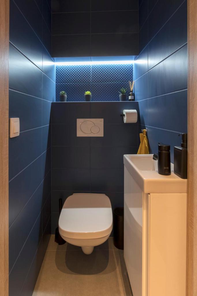 Modern, quiet penthouse with free parking 7
